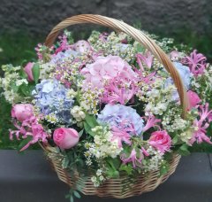 Цветы в корзине &laquo;Сердце Афродиты&raquo;