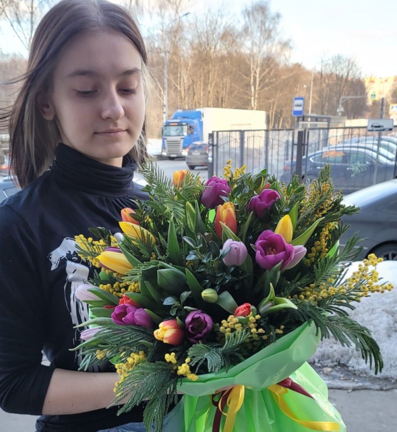 Букет с тюльпанами &laquo;Внимание&raquo;