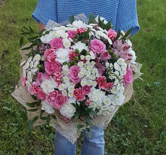Букет из роз и хризантем «Сердечная благодарность» — доставка цветов Ивантеевке