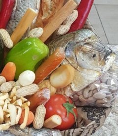 Съедобный букет к пиву в лукошке