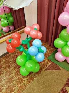 Оформление шарами &laquo;До свидания, детский сад&raquo;